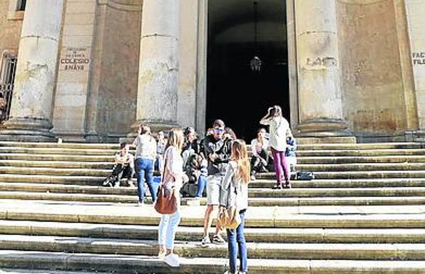 Fachada del Palacio de Anaya. 