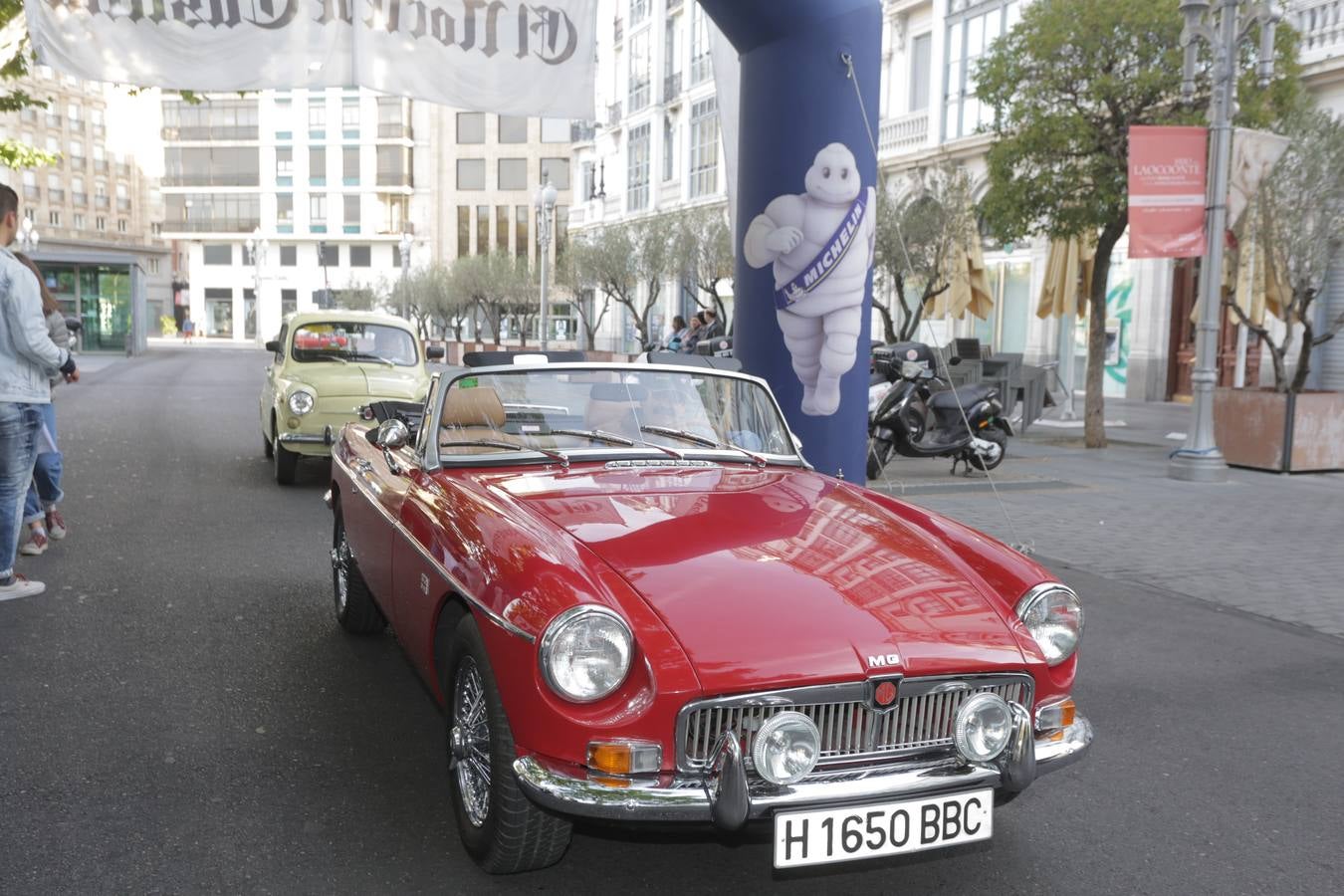 Más de 300 modelos de coches clásicos
