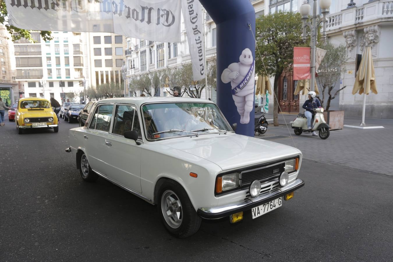 Más de 300 modelos de coches clásicos