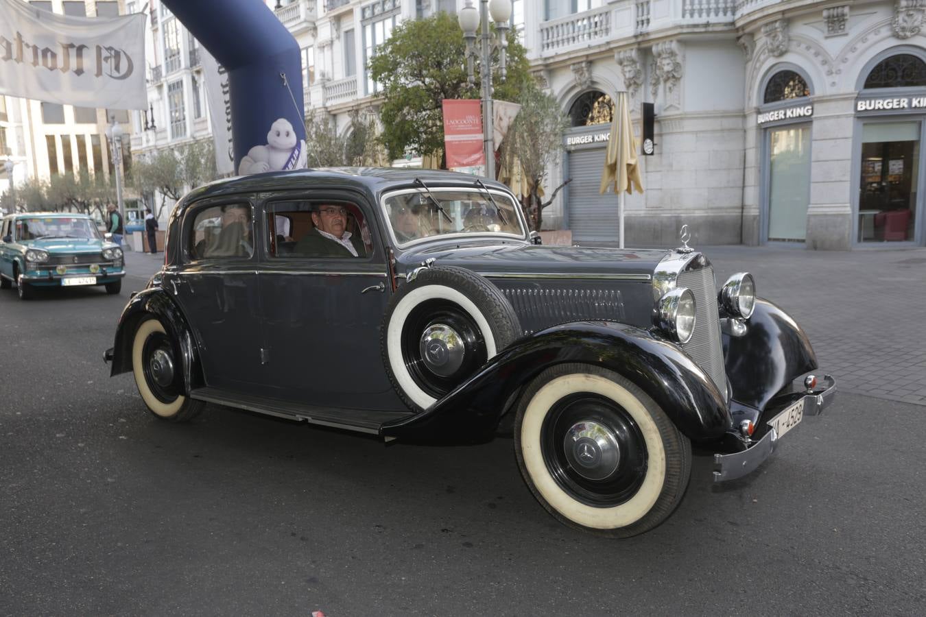 Más de 300 modelos de coches clásicos