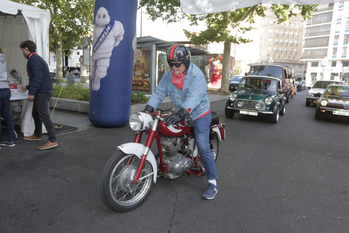 Más de 300 modelos de coches clásicos