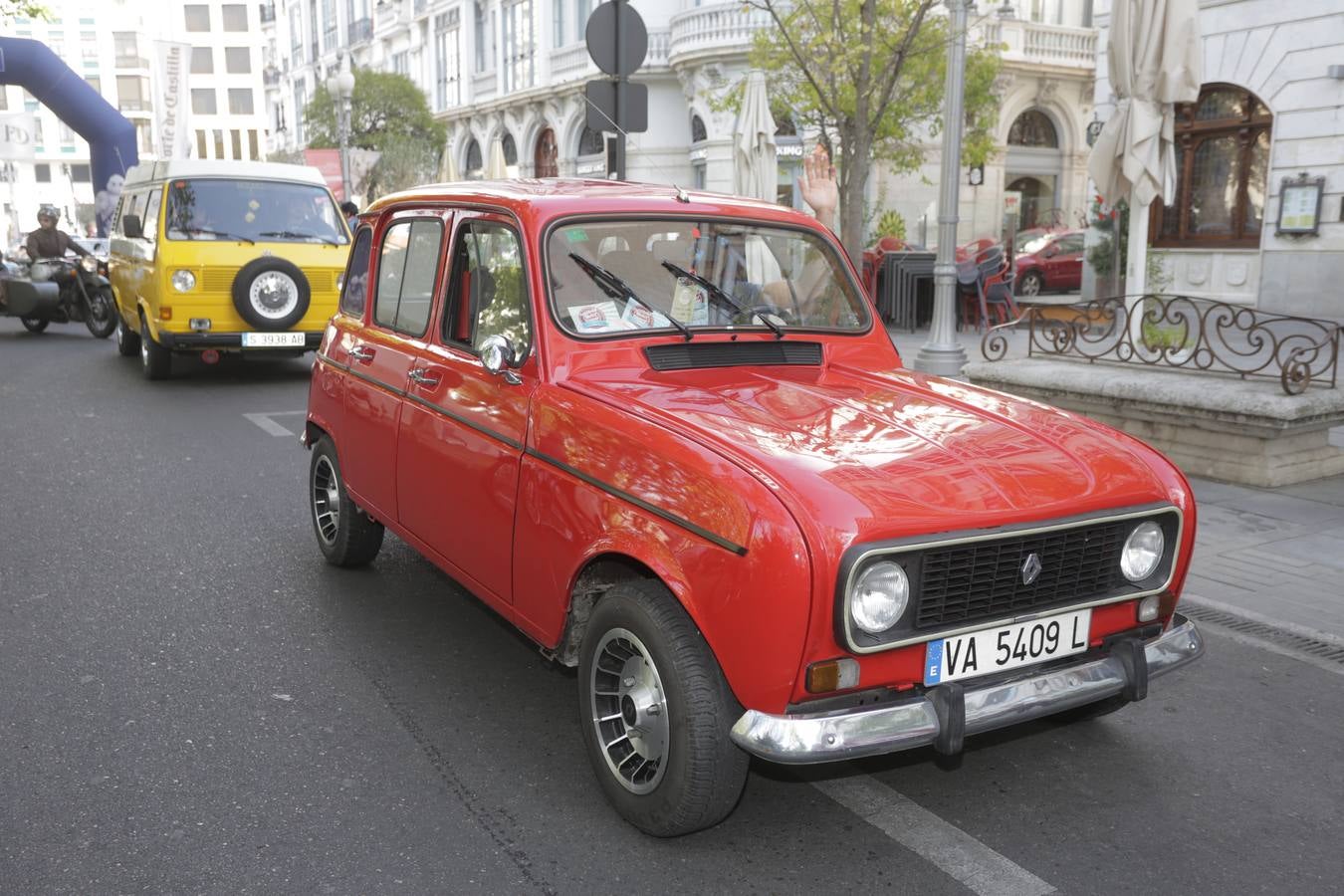 Más de 300 modelos de coches clásicos