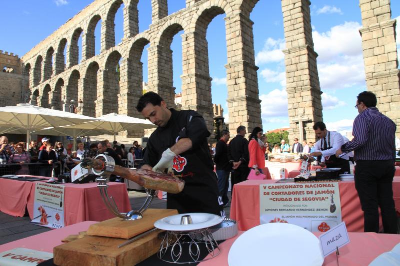 V Feria del Jamón de Castilla y León en Segovia