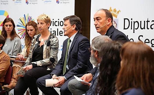 Francisco Vázquez y Miguel Ángel de Vicente, en la presentación de la estrategia 2020 de servicios sociales. 