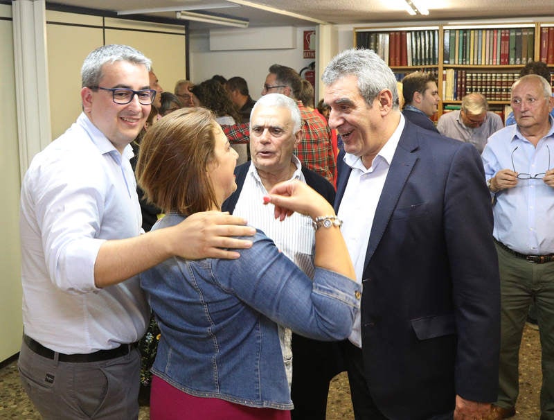 La secretaria general consigue 344 votos frente a 205 del 'sanchista' Agustín Martínez y reafirma su liderazgo en 14 de los 19 centros de votación