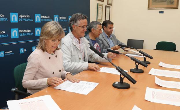 María José de la Fuente, Gonzalo Pérez, Alfredo Miguel y Enrique Hermoso, durante la presentación.