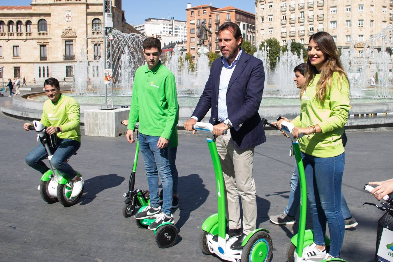 La compañía eléctrica ha habilitado un espacio con motivo de la celebración de la Semana de la Movilidad para difundir iniciativas dirigidas a concienciar a los ciudadanos sobre los medios de transporte sostenibles