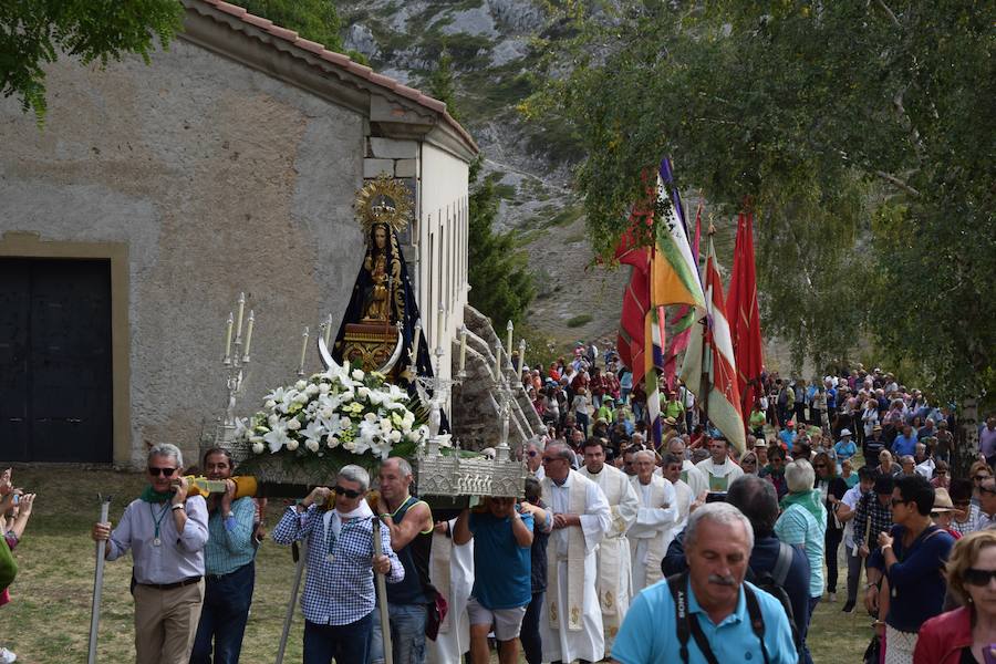 Romería en el santuario de la Virgen del Brezo