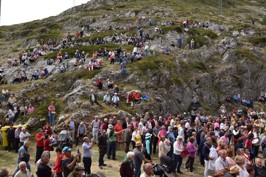 Romería en el santuario de la Virgen del Brezo