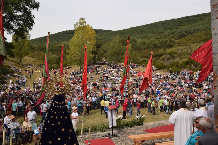 Romería en el santuario de la Virgen del Brezo