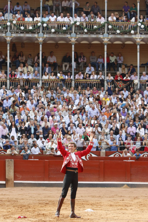 Pablo Hermoso, Sergio Galán y Lea Vicens vuelven a abrir la pueta grande