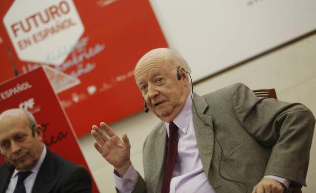 El escritor chileno Jorge Edwards, durante su participación en las Jornadas Futuro en Español celebradas en Valladolid. 