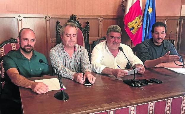 Los representantes del equipo de Gobierno en rueda de prensa. 