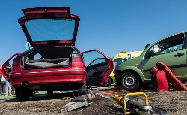 Imagen de los dos vehículos accidentados.