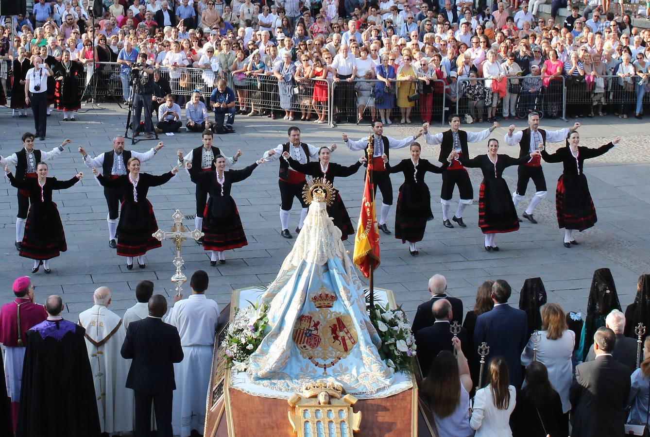 Bajada de la virgen de la Fuencisla a su santuario