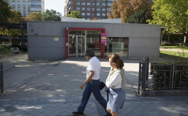 Nave que acogió a los industriales del Val en Poniente. 