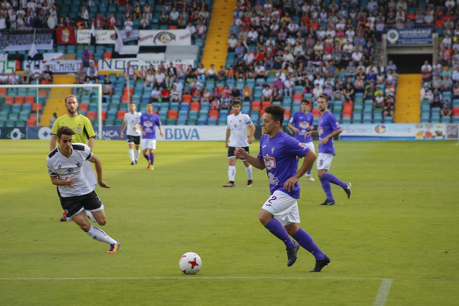 Partido entre el CF Salmantino y La Bañeza