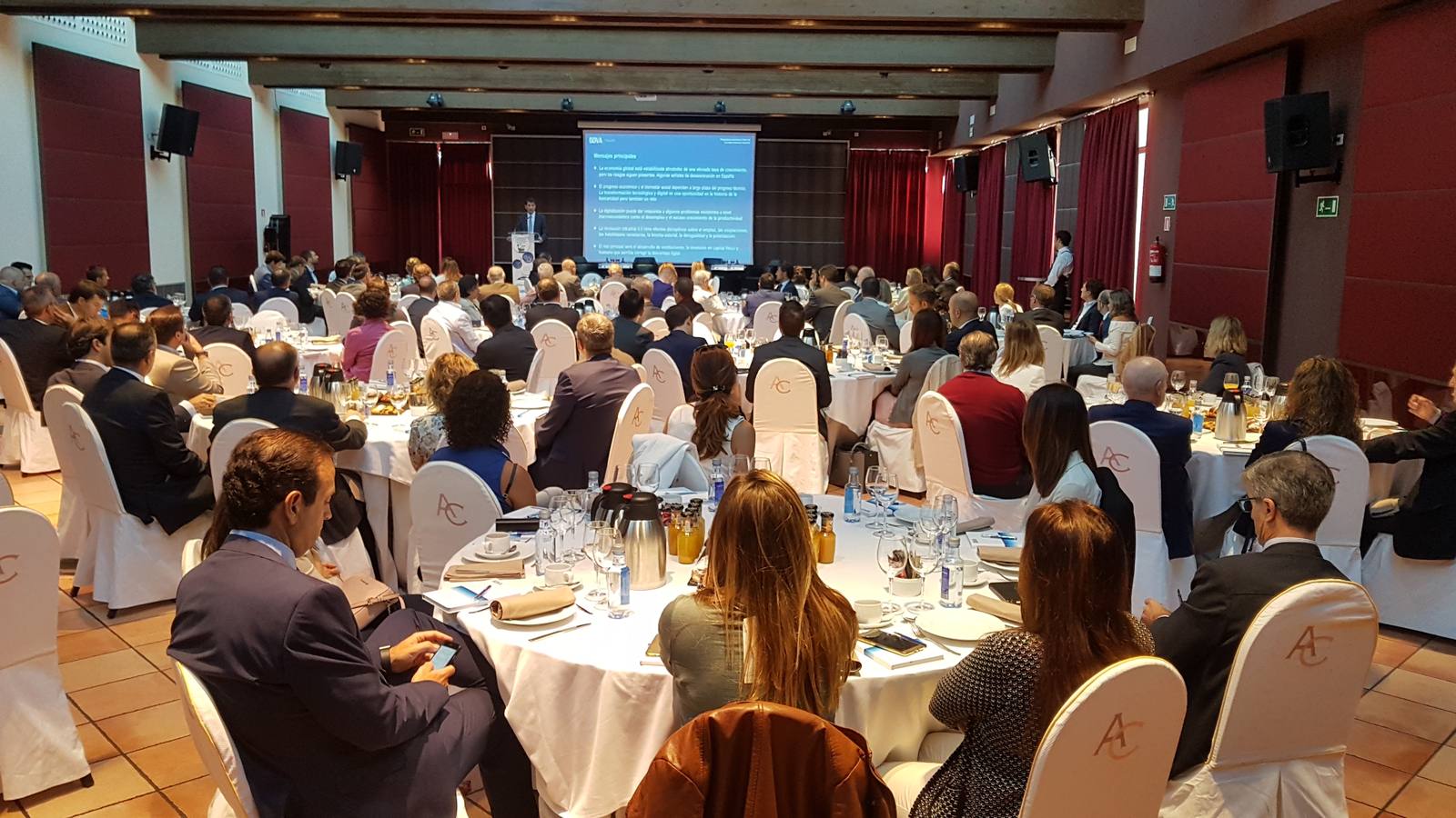 El Norte de Castilla y BBVA organizan este desayuno informativo en el hotel AC Palacio de Santa Ana de Valladolid.