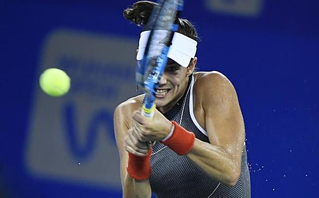 Muguruza golpea la bola. 