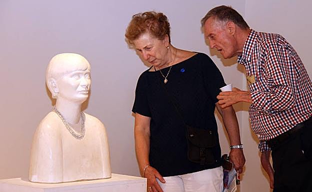 Exposición de escultura de docentes de la Complutense. 