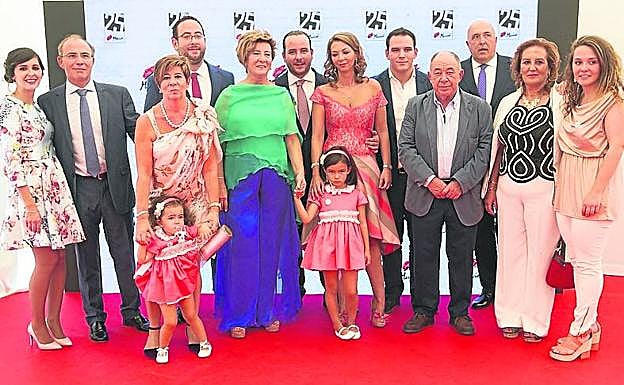 La familia Marcial Castro al completo en la celebración. 