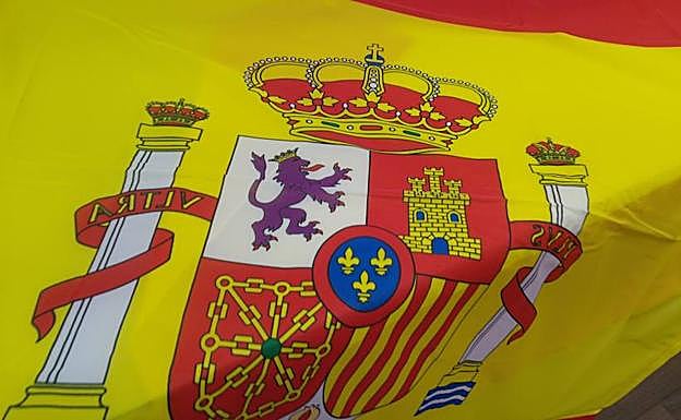 Banderas de España 'made in Barcelona' contra la independencia