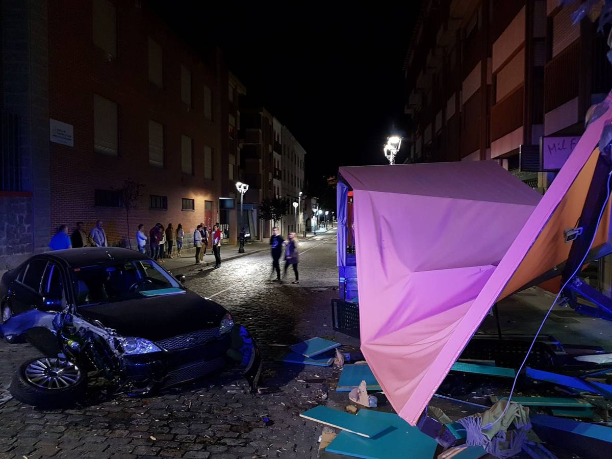 Empotra su coche contra una discoteca en Ávila