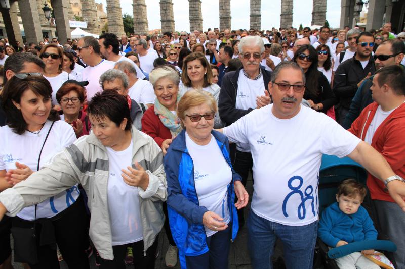 Más de 2.700 caminantes se suman a la Marcha Popular de Apadefim en Segovia