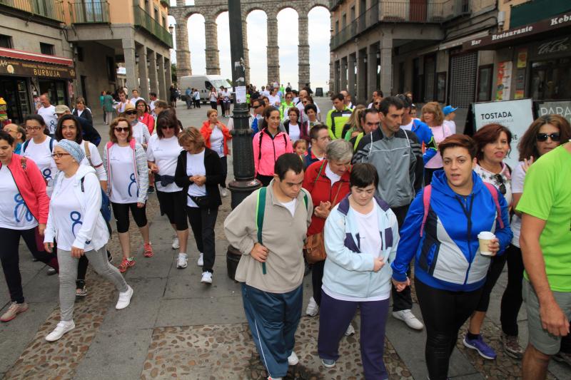 Más de 2.700 caminantes se suman a la Marcha Popular de Apadefim en Segovia