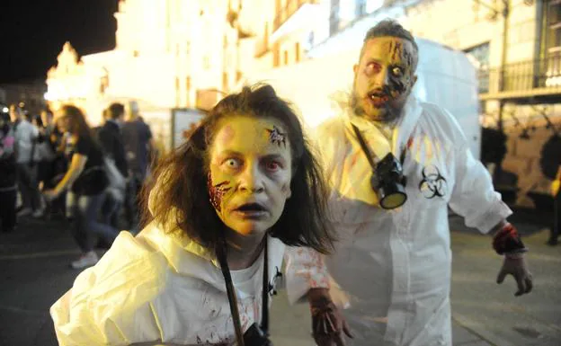 Un millar de 'zombies' invaden Medina