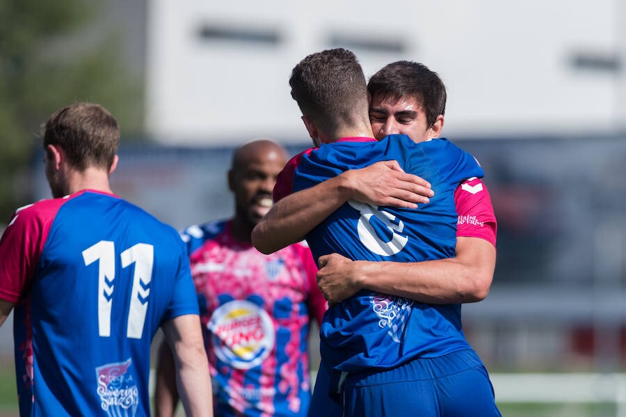 Dos goles de Dani Calleja frente al San Sebastián de los Reyes dan la victoria al equipo segoviano (0-2)