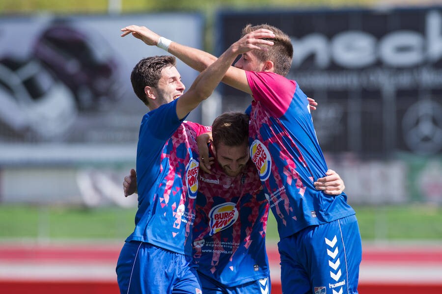 Dos goles de Dani Calleja frente al San Sebastián de los Reyes dan la victoria al equipo segoviano (0-2)