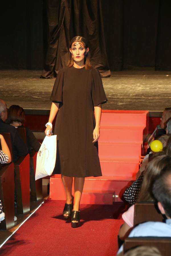 Una gala organizada por la Asociación Palentina con el Pueblo Saharaui que este año ha llegado a su décima edición y que congregó a centenares de palentinos en el Teatro Principal