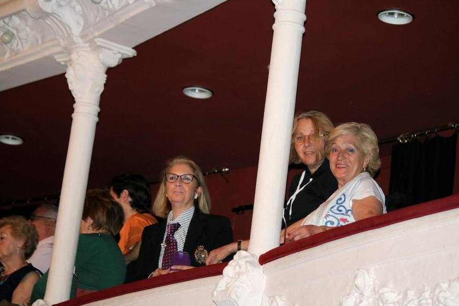 Una gala organizada por la Asociación Palentina con el Pueblo Saharaui que este año ha llegado a su décima edición y que congregó a centenares de palentinos en el Teatro Principal