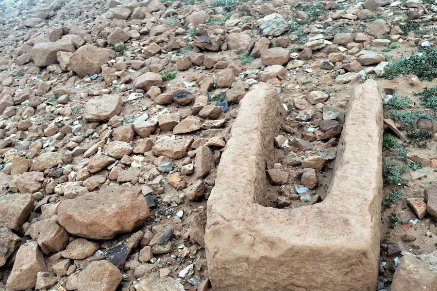 La disminución de las aguas del embalse permite que afloren piezas que van desde el jurásico al sigo XXI