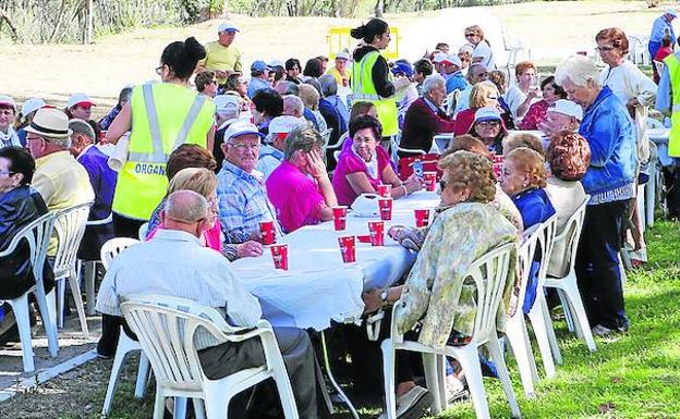 La comida y el resto de las actividades se desarrollaron en la Isla del Soto.