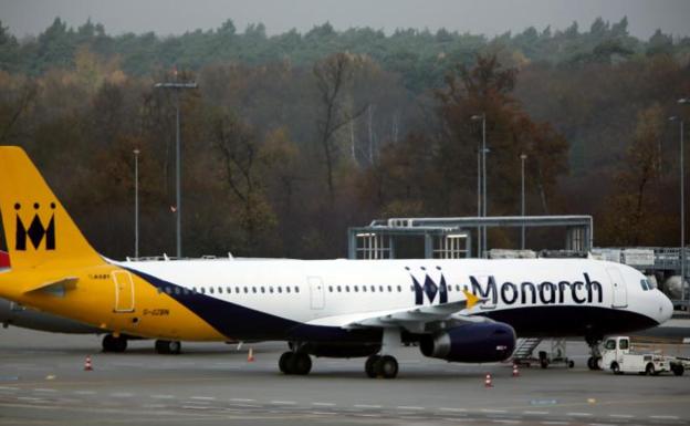 Un avión de la aerolínea Monarch.