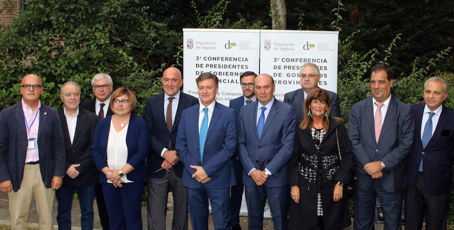 Conferencia de presidentes y cabildos de diputaciones en Segovia