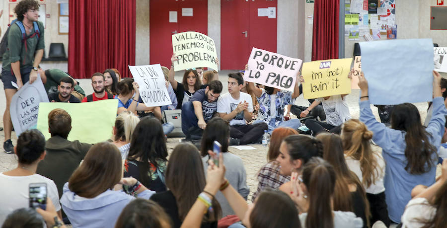 Protesta de los alumnos de la UVA en Segovia