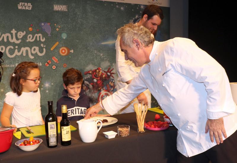 Ferran Adrià visita la Escuela Internacional de Cocina de Valladolid