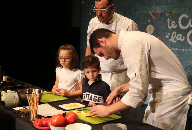 Ferran Adrià visita la Escuela Internacional de Cocina de Valladolid