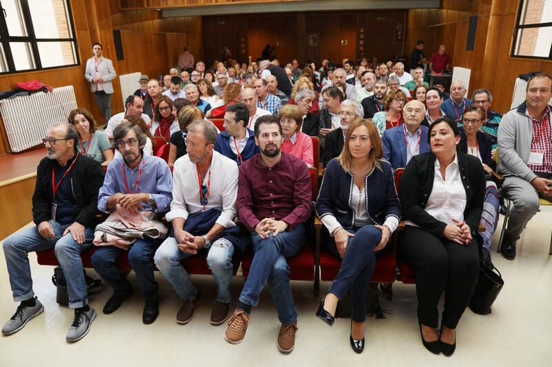 XIII Congreso del PSOE en el salon de actos del colegio público Tello Tellez de Palencia