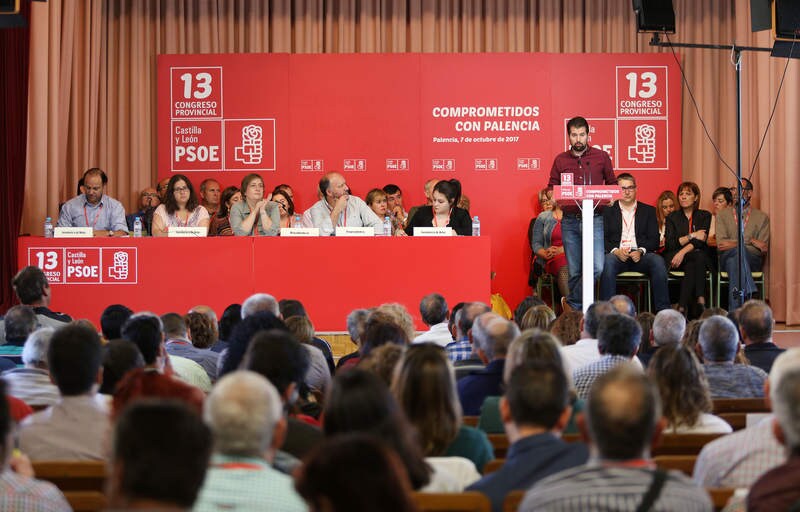 XIII Congreso del PSOE en el salon de actos del colegio público Tello Tellez de Palencia