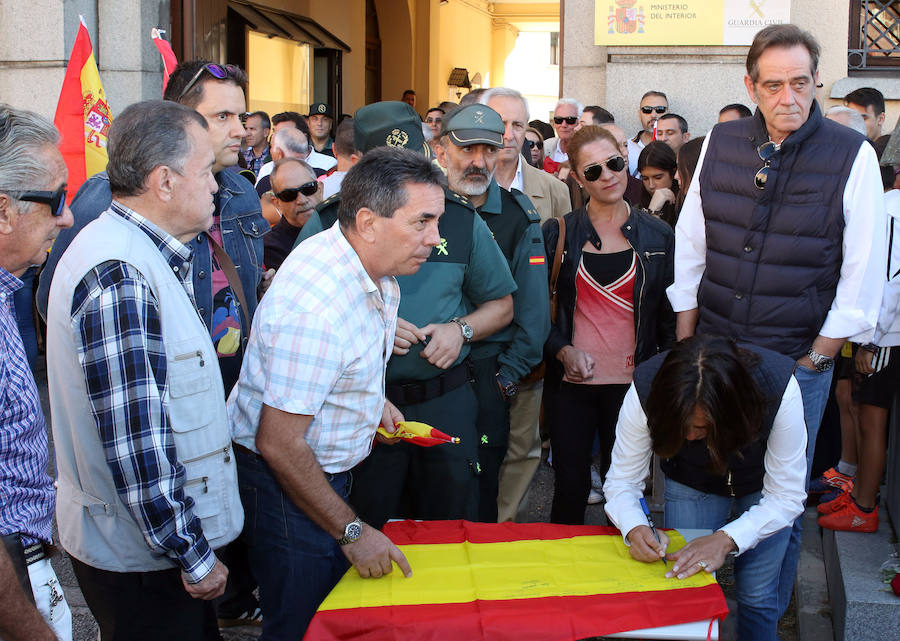Concentración en apoyo a la Guardia Civil en Segovia