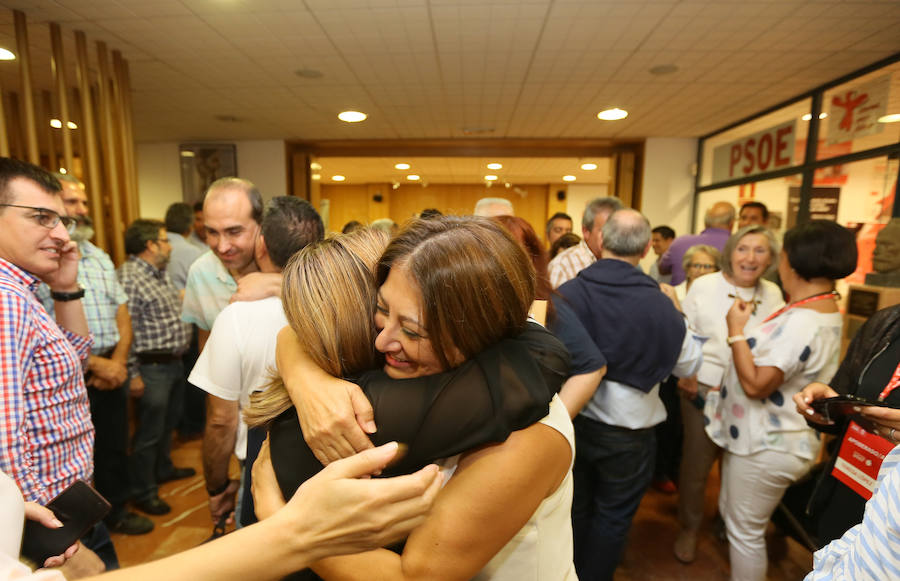 Teresa López celebra su victoria en las primarias del PSOE de Valladolid