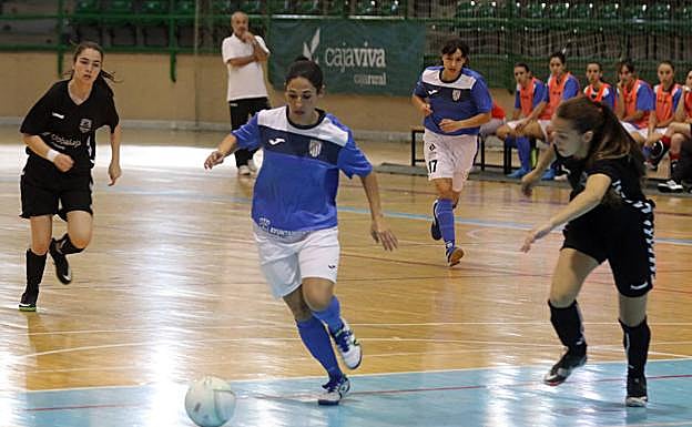 Laura Llorente, instantes antes de lanzar a puerta.