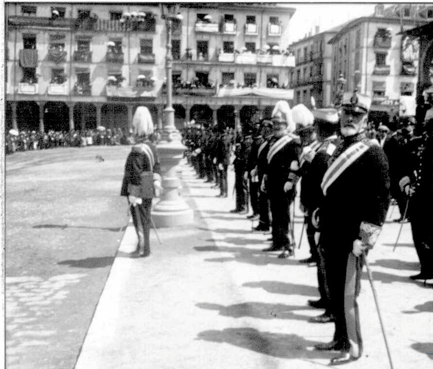 1908. Un momento de la inauguración del nuevo Ayuntamiento de Valladolid.