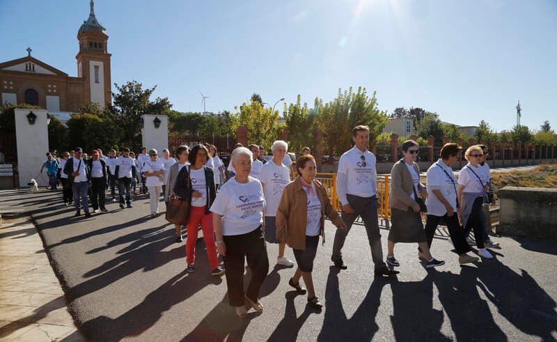 Más de 200 personas entre usuarios, residentes, familiares, voluntarios y personal del centro han participado en la caminata