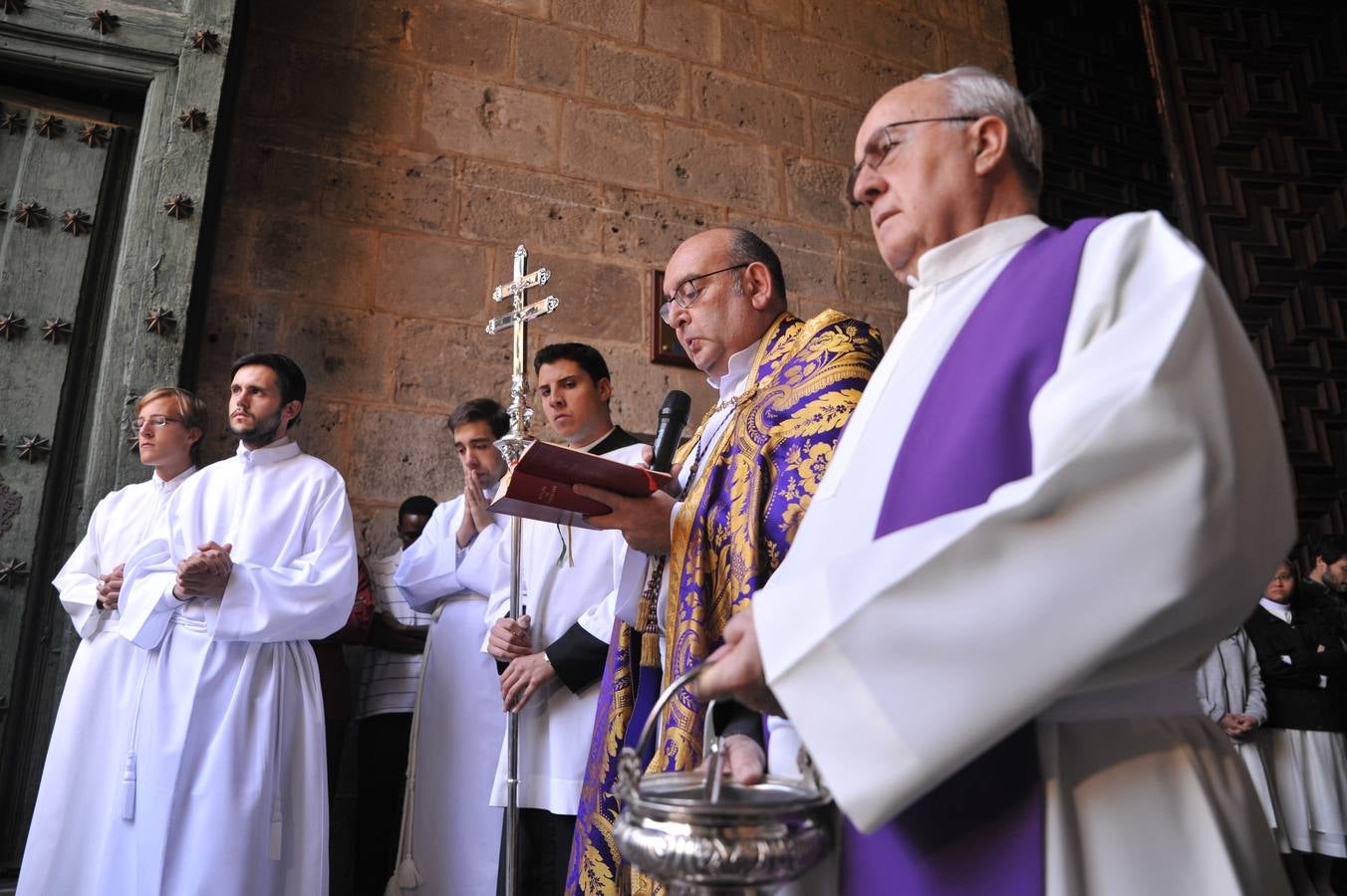 La Catedral acoge el funeral por Fernando García, rector del Seminario de Valladolid