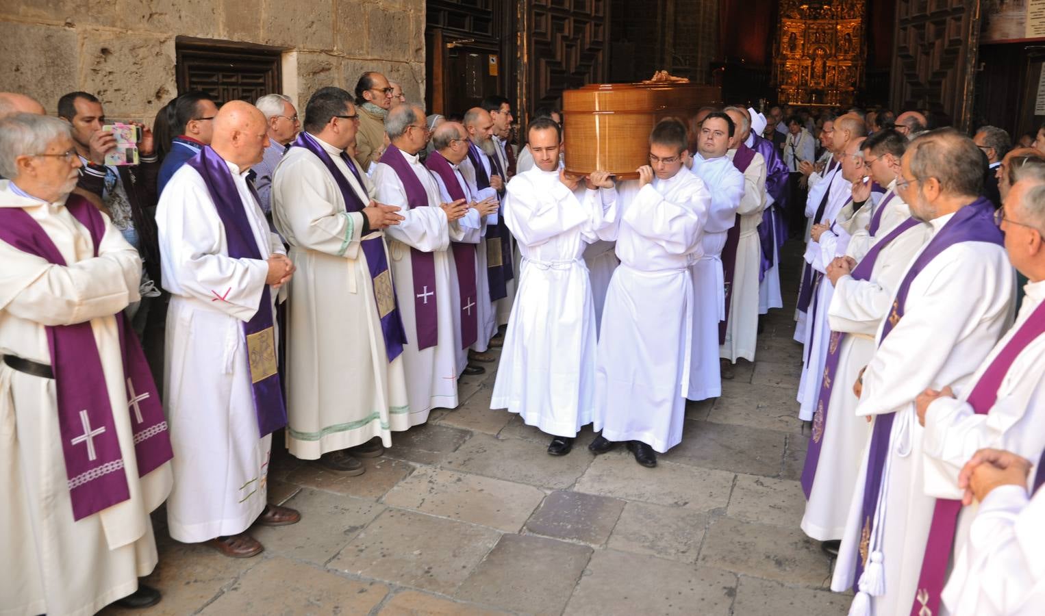 La Catedral acoge el funeral por Fernando García, rector del Seminario de Valladolid